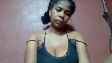 Snapshot of rovaelyah chatting on 04-28-26, 03:00 rovaelyah online show from 04-28-26, 03:00