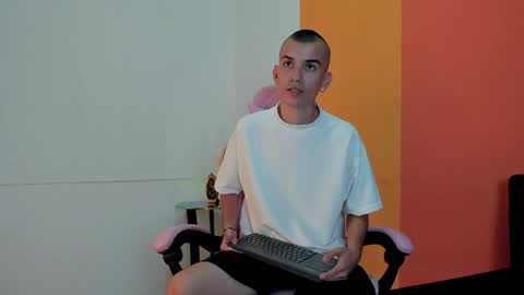Rowan online show from 04-14-26, 07:42