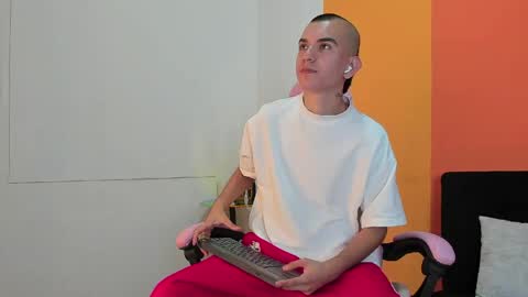Rowan online show from 04-24-26, 07:49