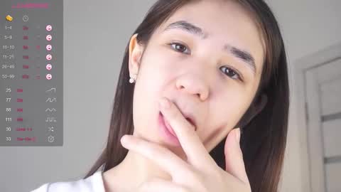 Snapshot of rowenadowe chatting on 09-13-25, 04:12 Asly online show from 09-13-25, 04:12