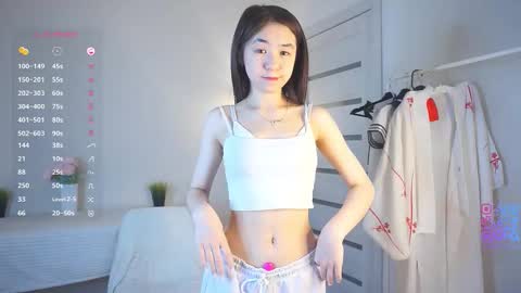 Snapshot of rowenadowe chatting on 10-19-25, 05:52 Asly online show from 10-19-25, 05:52