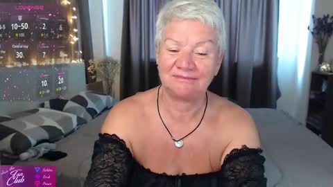 Snapshot of roxana_brooks chatting on 05-23-26, 01:44 Roxana online show from 05-23-26, 01:44