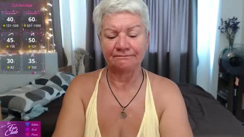 Snapshot of roxana_brooks chatting on 05-31-26, 01:25 Roxana online show from 05-31-26, 01:25