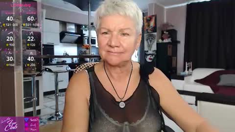 Snapshot of roxana_brooks chatting on 06-17-26, 08:28 Roxana online show from 06-17-26, 08:28