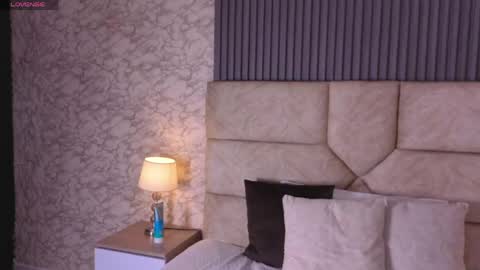 Snapshot of roxana_sins chatting on 05-20-26, 02:01 roxana sins online show from 05-20-26, 02:01