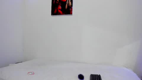 Snapshot of roxanajames__ chatting on 02-19-25, 03:49 roxy online show from 02-19-25, 03:49