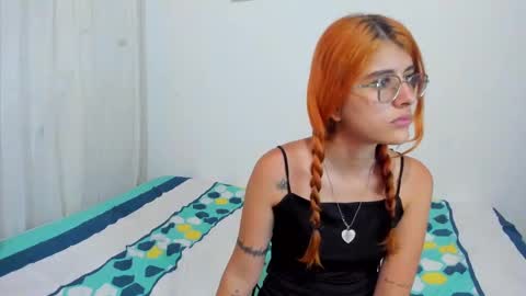 Snapshot of roxanajames__ chatting on 09-10-25, 03:34 roxy online show from 09-10-25, 03:34