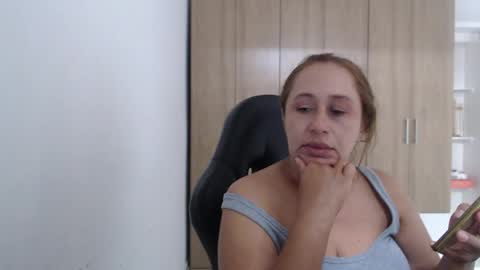 Roxana online show from 04-19-26, 07:16