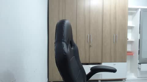 Snapshot of roxanalove7 chatting on 06-17-26, 02:03 Roxana online show from 06-17-26, 02:03