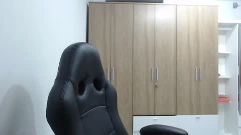 Snapshot of roxanalove7 chatting on 06-18-26, 12:11 Roxana online show from 06-18-26, 12:11
