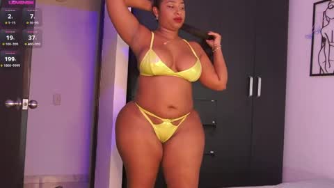 Snapshot of roxanasmiith chatting on 05-01-26, 11:09 Roxxx Thee Stallion online show from 05-01-26, 11:09