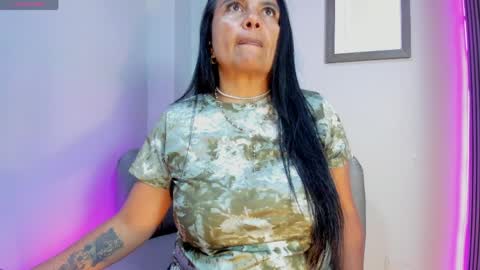  Roxanna  online show from 05-17-26, 06:59