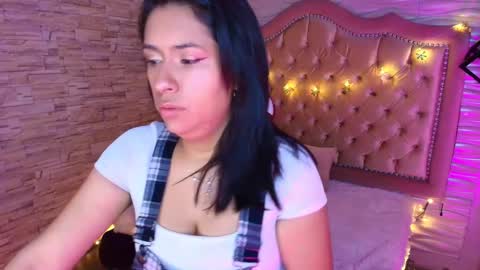 Snapshot of roxanne_han chatting on 09-13-25, 11:32 roxanne_han online show from 09-13-25, 11:32