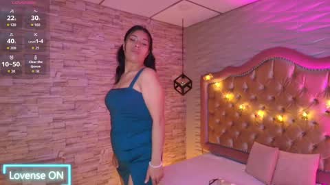 Snapshot of roxanne_han chatting on 10-03-25, 11:40 roxanne_han online show from 10-03-25, 11:40