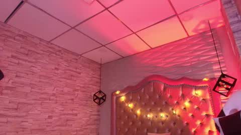 roxanne_han online show from 10-24-25, 11:39