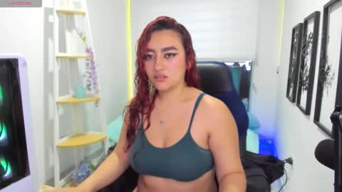 Snapshot of roxanne_morelli chatting on 11-19-25, 11:10 roxanne online show from 11-19-25, 11:10