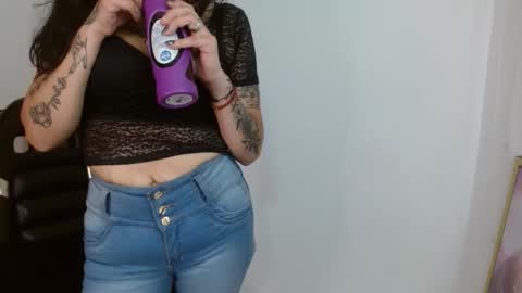 Roxanne online show from 10-28-25, 08:22