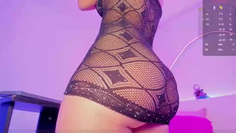 Snapshot of roxannegomez_ chatting on 02-12-25, 11:18 Roxanne Gomez online show from 02-12-25, 11:18