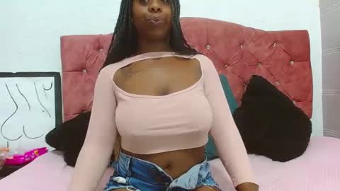 roxannelips online show from 02-19-25, 07:39