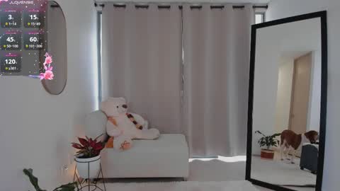  R O X I E  online show from 09-30-25, 05:51