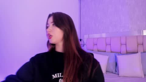 Roxie  online show from 02-14-25, 07:44