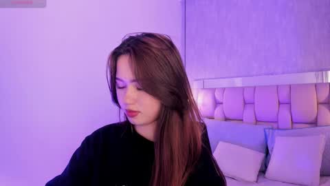 Roxie  online show from 02-15-25, 01:53