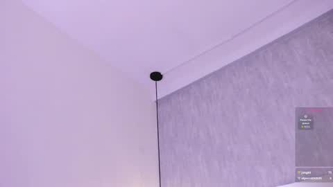 Snapshot of roxie_summers chatting on 05-13-26, 07:33 Roxie online show from 05-13-26, 07:33