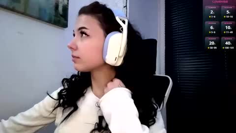 Snapshot of roxiepiurkowski chatting on 03-24-26, 02:55 Hana online show from 03-24-26, 02:55