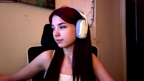 Snapshot of roxiepiurkowski chatting on 04-02-26, 03:09 Hana online show from 04-02-26, 03:09