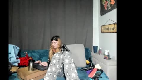 roxihazeleyes online show from 01-06-26, 11:36