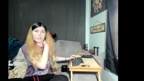 Snapshot of roxihazeleyes chatting on 06-02-26, 05:15 roxihazeleyes online show from 06-02-26, 05:15