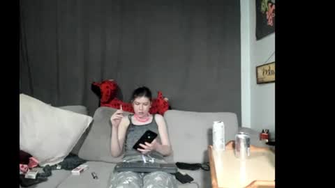 Snapshot of roxihazeleyes chatting on 06-10-26, 10:03 roxihazeleyes online show from 06-10-26, 10:03