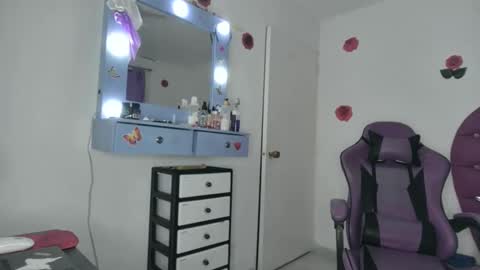 Roxy online show from 04-08-26, 02:11