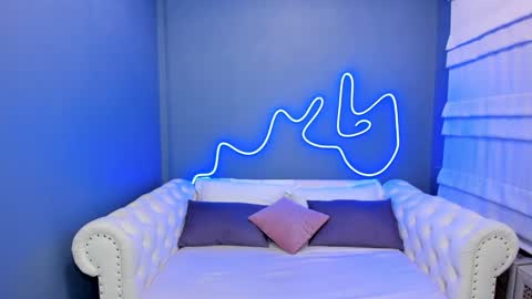 Roxy online show from 02-01-25, 01:23