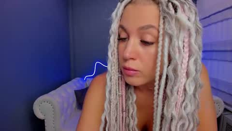 Roxy online show from 03-08-25, 01:28