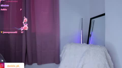 R O X Y  online show from 04-15-26, 07:58