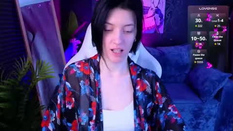 roxy_riot_ online show from 11-13-25, 01:37