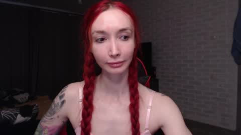 Snapshot of roxy_silver chatting on 05-16-26, 01:46 Roxy online show from 05-16-26, 01:46