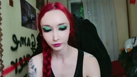 Snapshot of roxy_silver chatting on 06-03-26, 01:25 Roxy online show from 06-03-26, 01:25