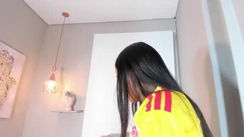 Snapshot of roxy_stone1 chatting on 07-07-26, 07:18 roxy_stone1 online show from 07-07-26, 07:18