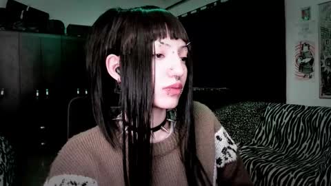 Snapshot of roxy_toxic chatting on 03-03-26, 01:23 Roxy Independient model Help me to reach 50 thumbs up online show from 03-03-26, 01:23