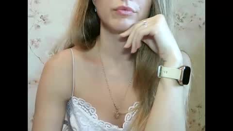 roxyfox18x01 online show from 10-23-25, 08:24