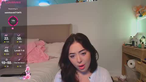 Snapshot of roxylilosh chatting on 02-04-26, 02:17 Roxy online show from 02-04-26, 02:17