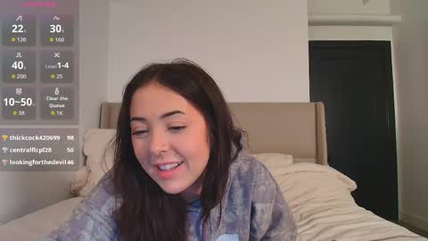 Snapshot of roxylilosh chatting on 05-07-26, 01:11 Roxy online show from 05-07-26, 01:11