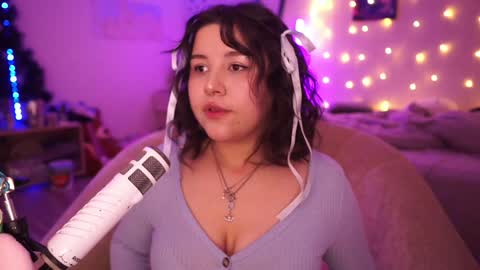 Snapshot of roxysuh chatting on 12-05-24, 10:12 roxysuh online show from 12-05-24, 10:12