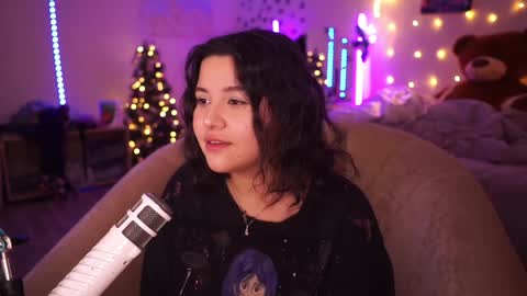 Snapshot of roxysuh chatting on 12-10-24, 12:38 roxysuh online show from 12-10-24, 12:38