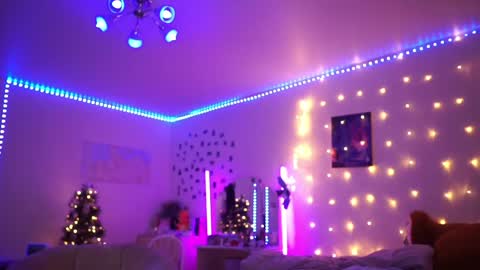 Snapshot of roxysuh chatting on 12-12-24, 10:45 roxysuh online show from 12-12-24, 10:45