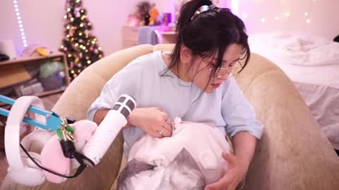 Snapshot of roxysuh chatting on 12-28-24, 07:44 roxysuh online show from 12-28-24, 07:44