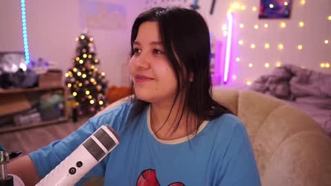 Snapshot of roxysuh chatting on 01-22-25, 02:37 roxysuh online show from 01-22-25, 02:37