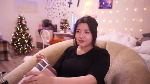 Snapshot of roxysuh chatting on 02-19-25, 11:06 roxysuh online show from 02-19-25, 11:06